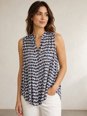 Maeve Navy and White Sleeveless Split V-Neck Tank